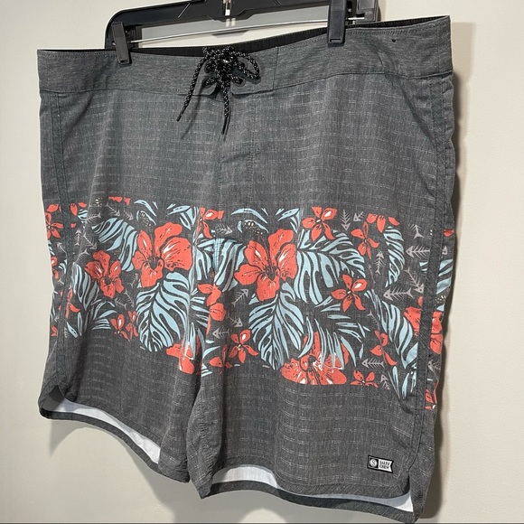 Salty Crew Board shorts Hawaiian style size 40 - Picture 15 of 15